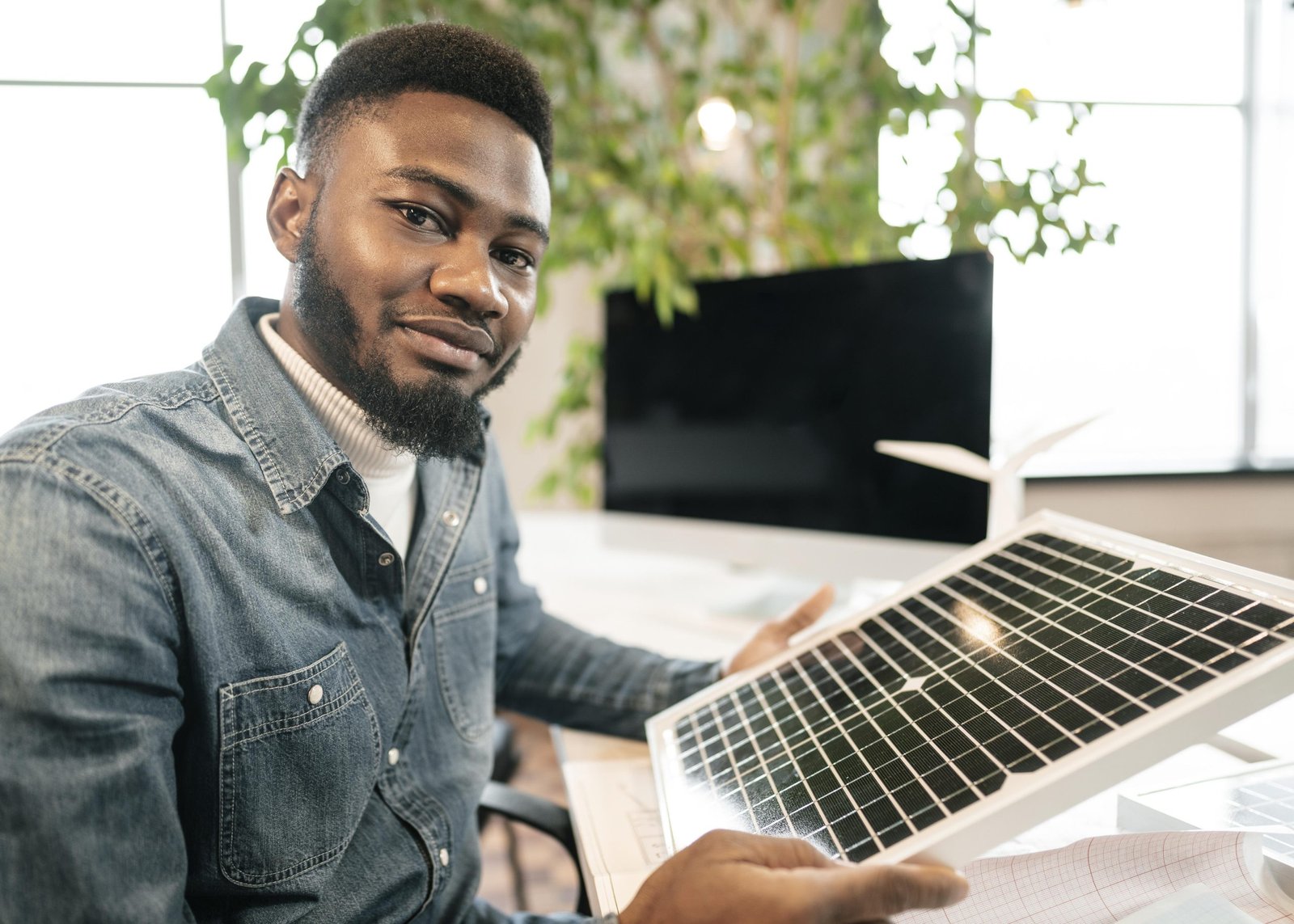 smiley-man-working-eco-project